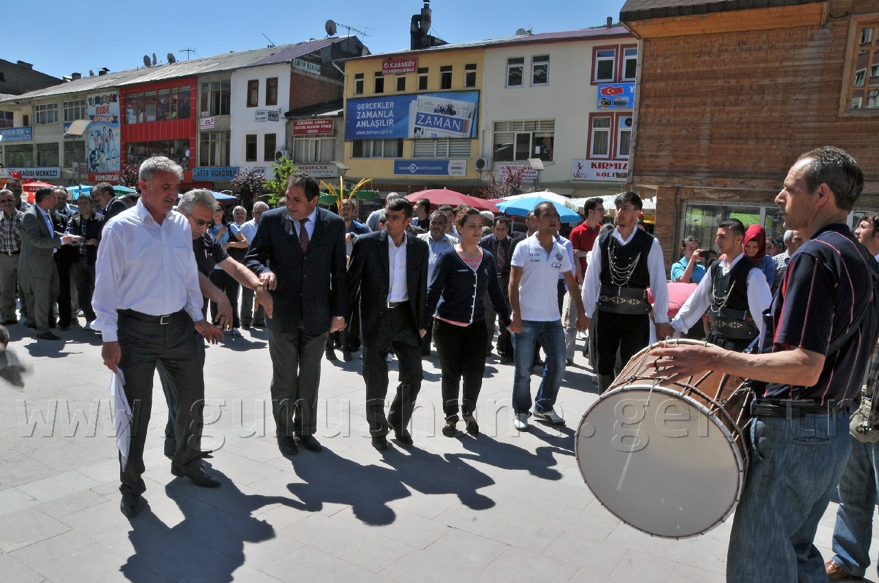Yüzlerce Kişi Sağlıklı Yaşam İçin Yürüdü 5