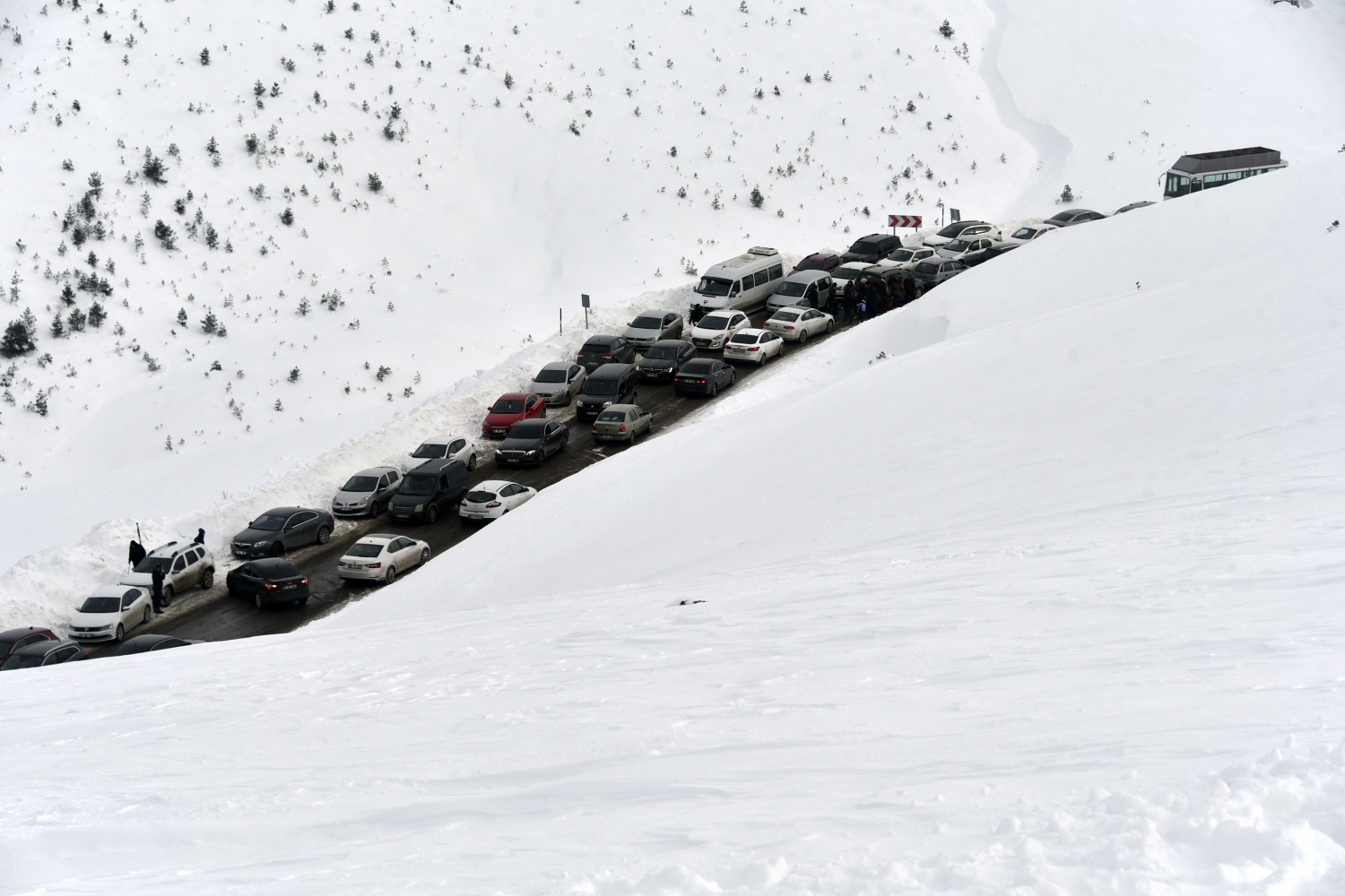 Zigana’da araç park edecek yer kalmadı 75