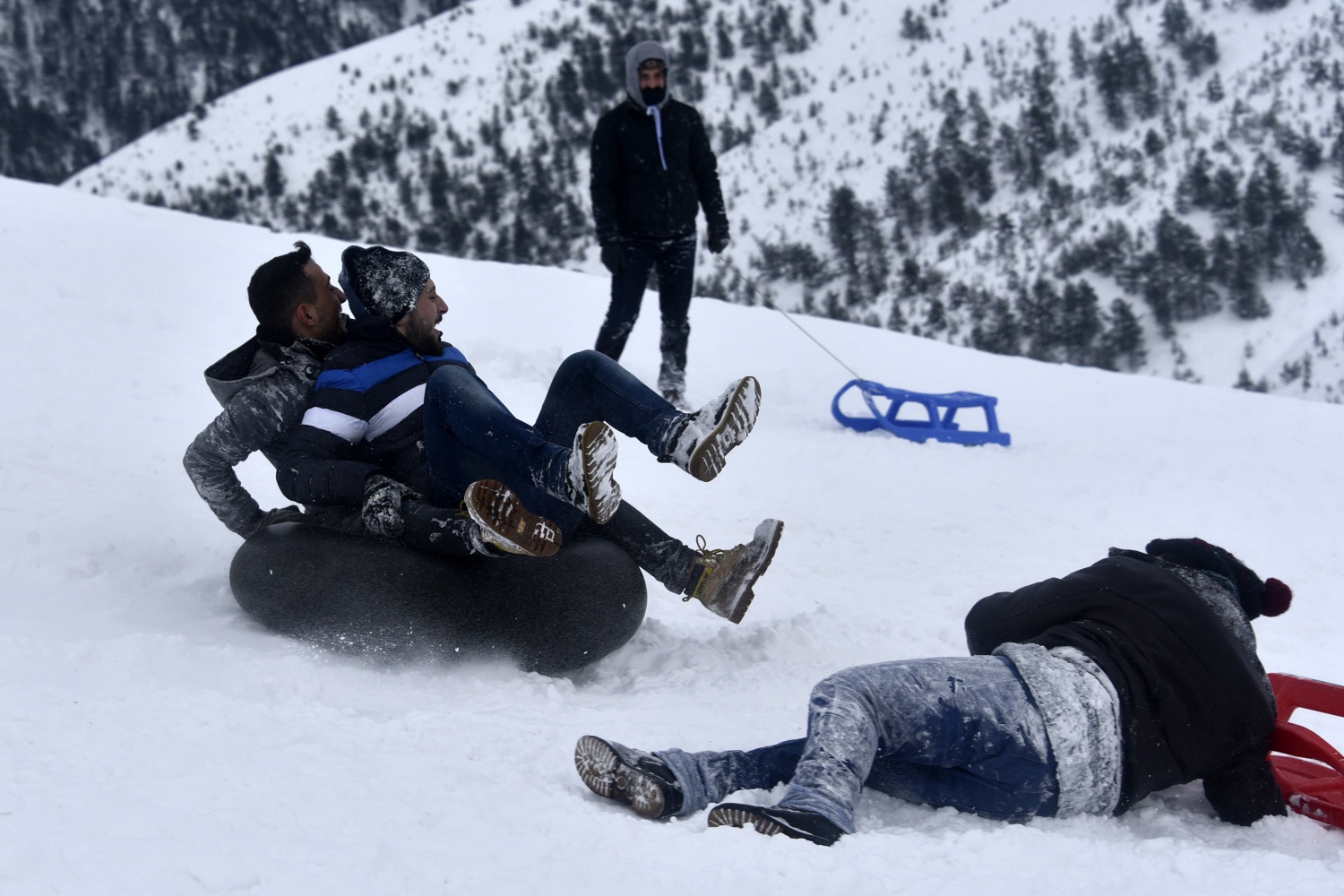 Zigana’da araç park edecek yer kalmadı 76