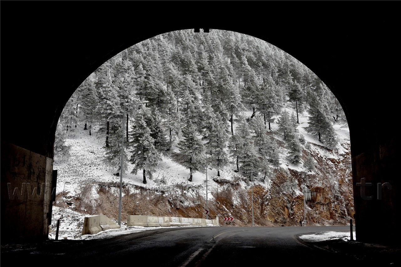 Zigana Nisan Ayında Buz’dan Örtüsünü Giydi 3