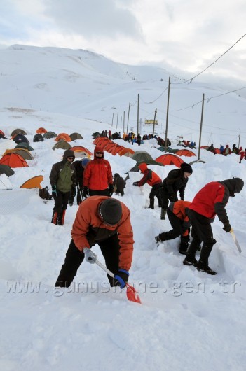 Dağcılar Zigana'da Kamp Kurdu 7