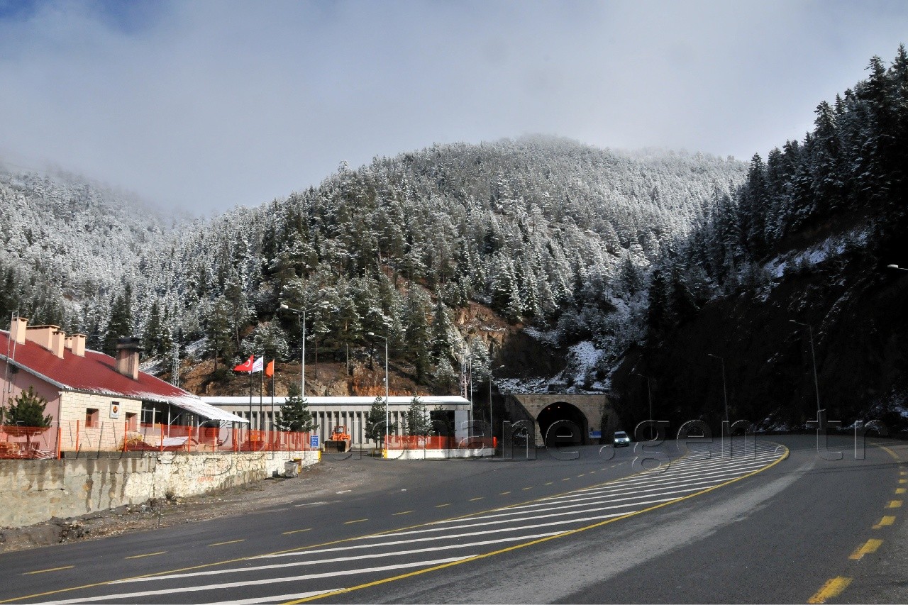 Zigana Dağı Beyaza Büründü 7