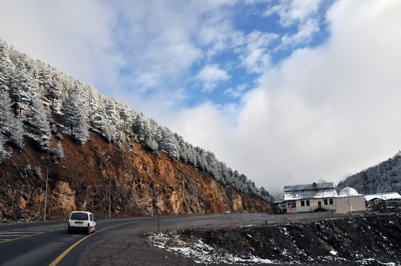 Zigana Dağı Beyaza Büründü 11