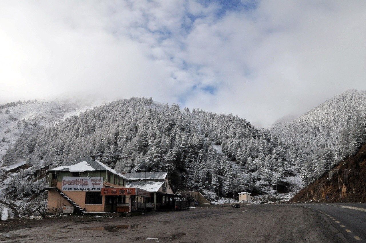 Zigana Dağı Beyaza Büründü 13