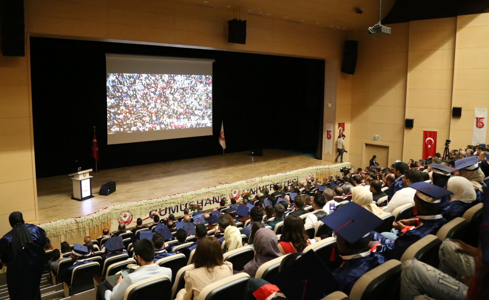 GÜ’de Mezuniyet Töreni Gerçekleştirildi 9