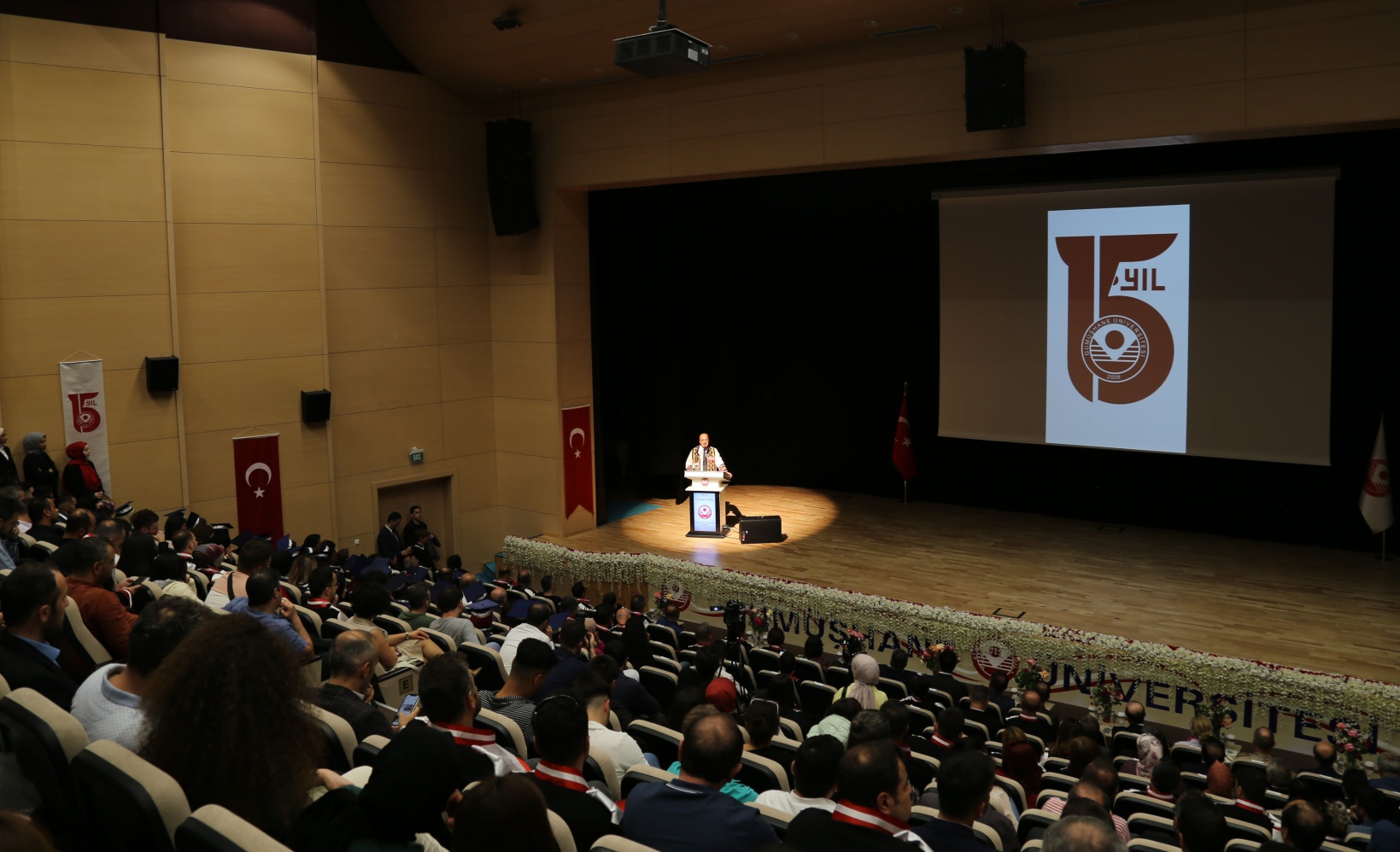 GÜ’de Mezuniyet Töreni Gerçekleştirildi 2