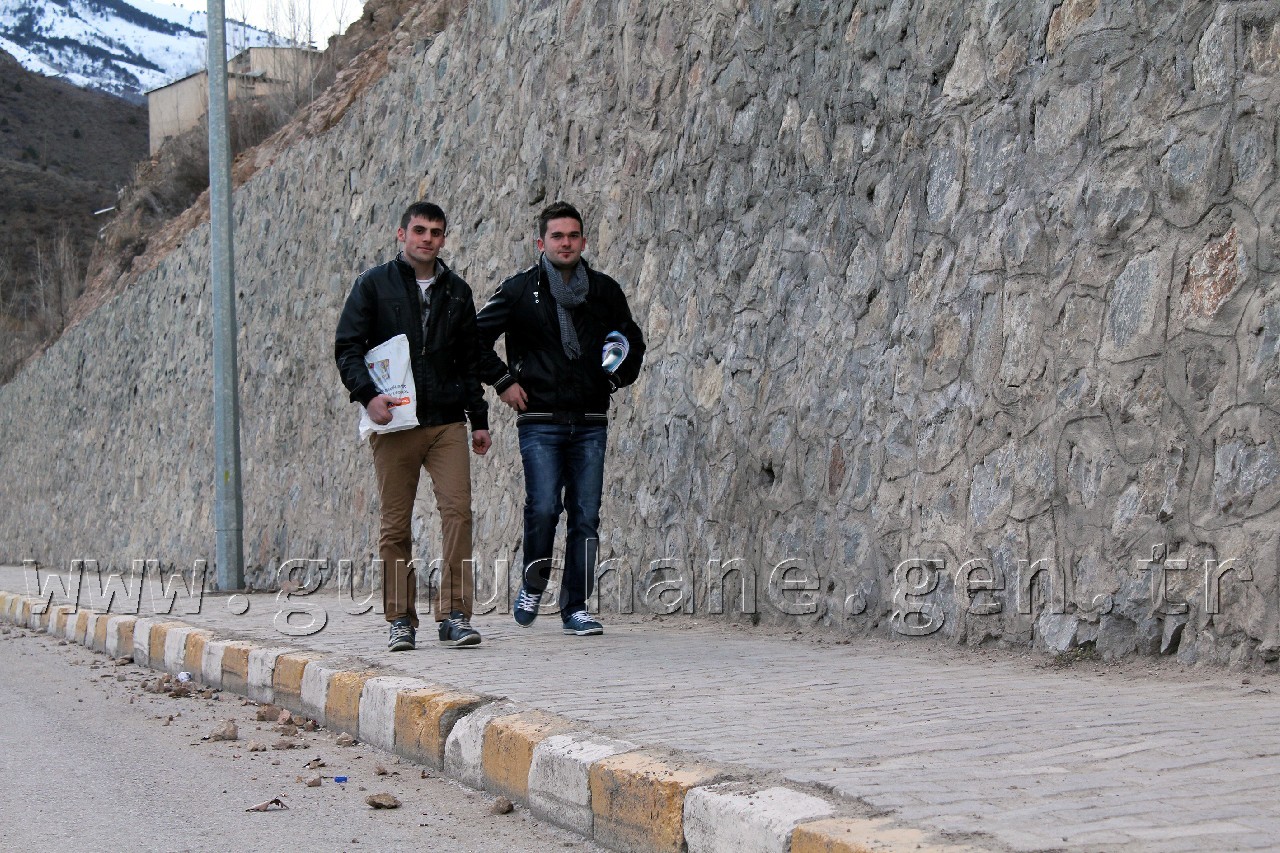 Gümüşhane'de Kayalar Korku Saçıyor 3