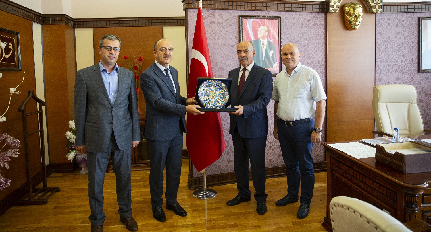 Rektör Zeybek’ten Giresun Üniversitesi Rektörüne Ziyaret 3