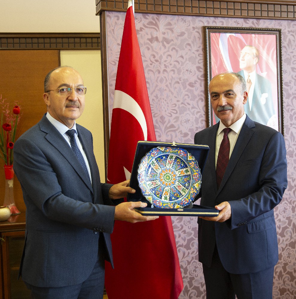 Rektör Zeybek’ten Giresun Üniversitesi Rektörüne Ziyaret 1