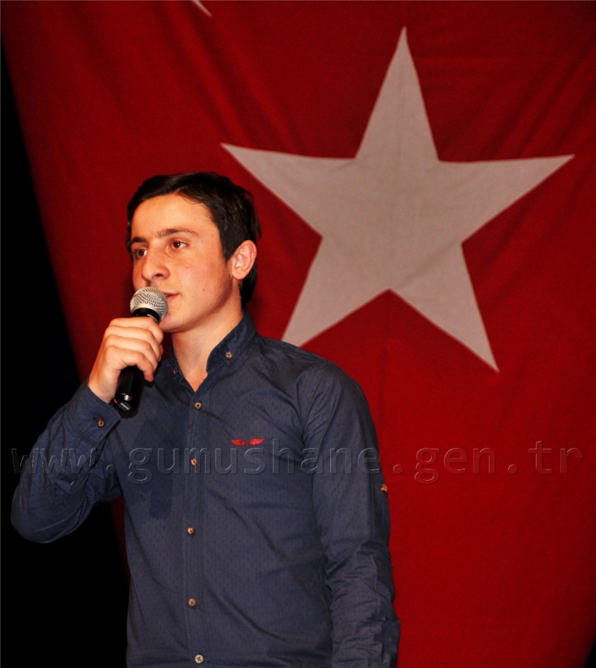 Gümüşhane'de öğrencilerden kahramanlığa dair şiir ve türkü dinletisi 5