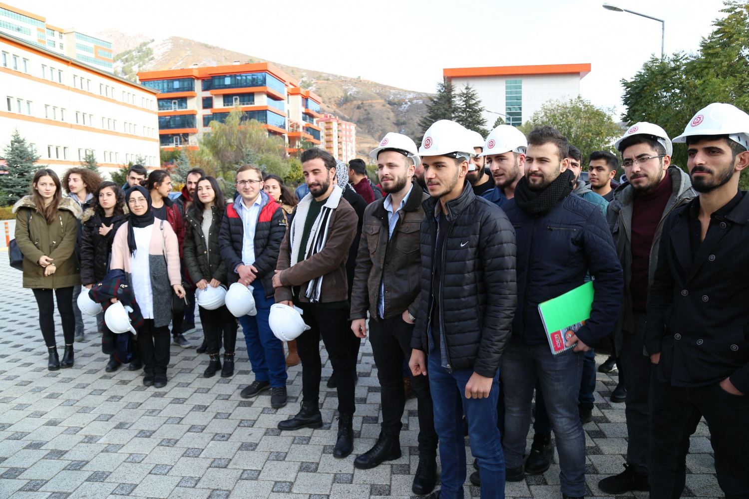 Genç mühendis adayları baret giydi 5