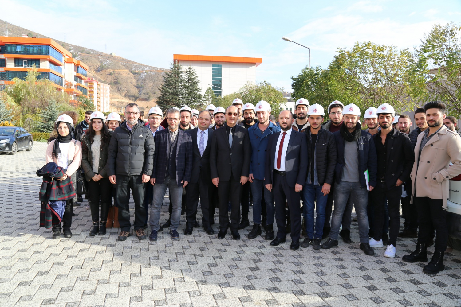 Genç mühendis adayları baret giydi 6