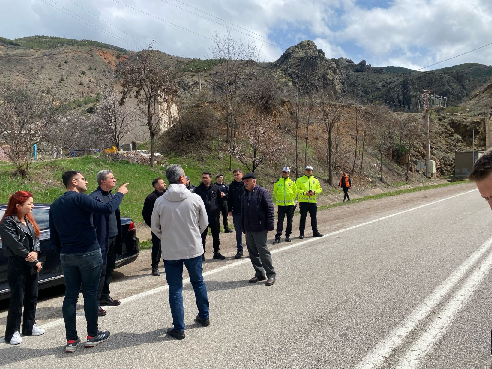 Hacıemin-3 tüneli çıkışında korkutan kaya düşmesi 4