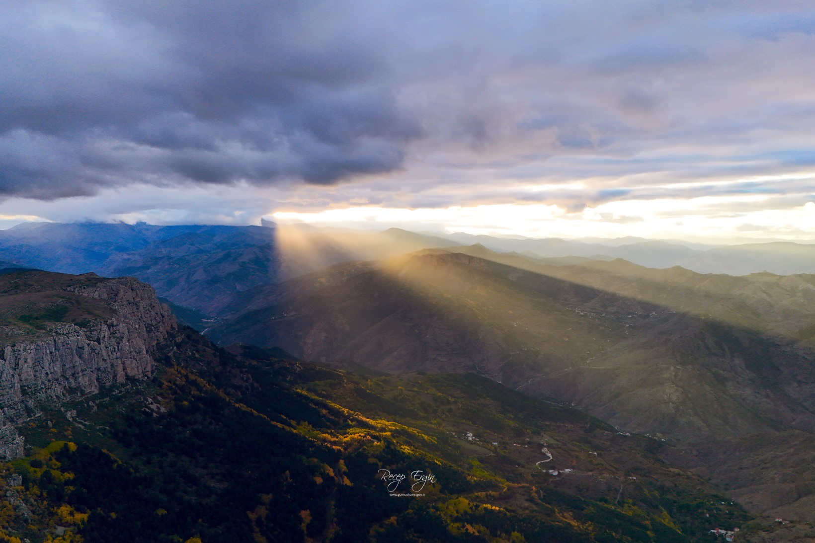 Gümüşhane sonbaharın altın renklerine büründü 8