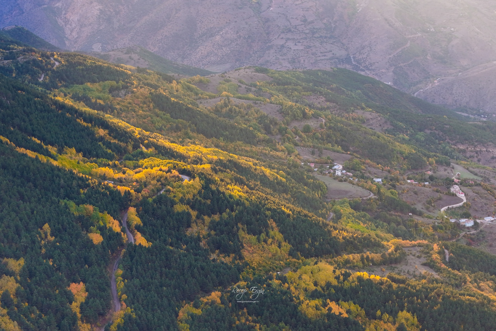 Gümüşhane sonbaharın altın renklerine büründü 9