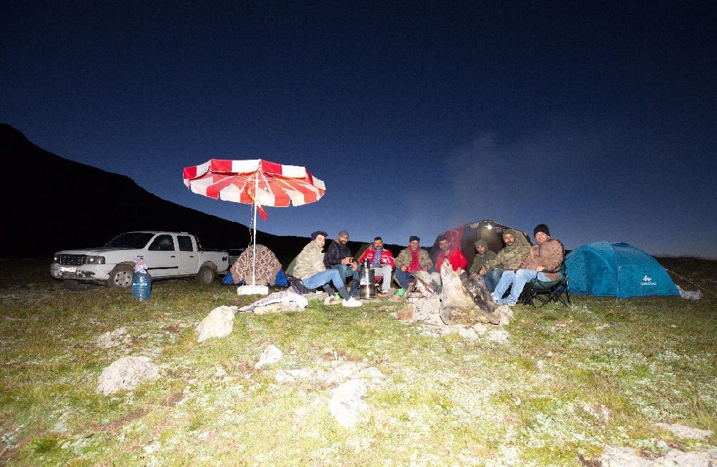 Gümüşhaneli gençler kamp ateşini Çakırgöl’de yaktı 16