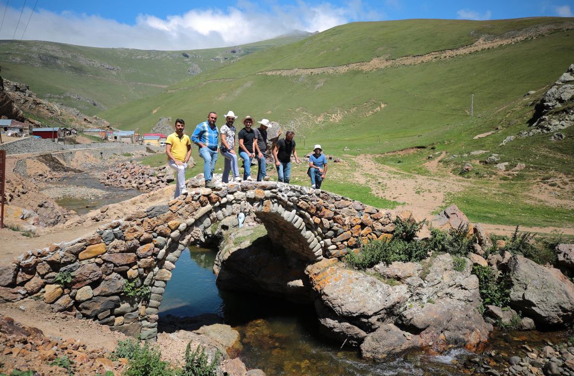 Gümüşhaneli gençler kamp ateşini Çakırgöl’de yaktı 7