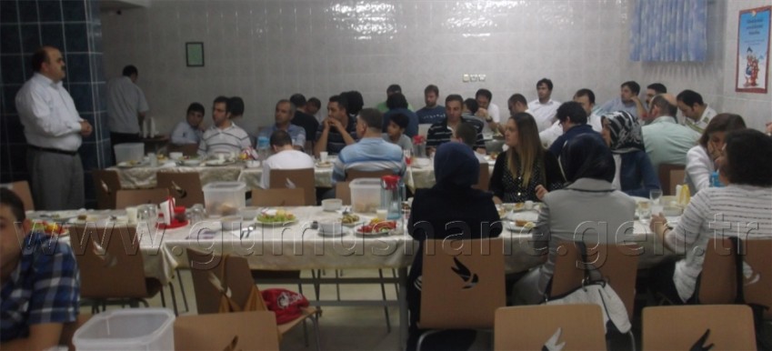 GÜSADER Sağlık Çalışanlarını İftarda Buluşturdu 3