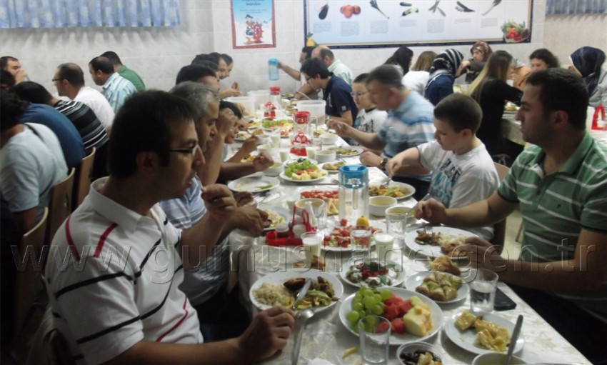 GÜSADER Sağlık Çalışanlarını İftarda Buluşturdu 1