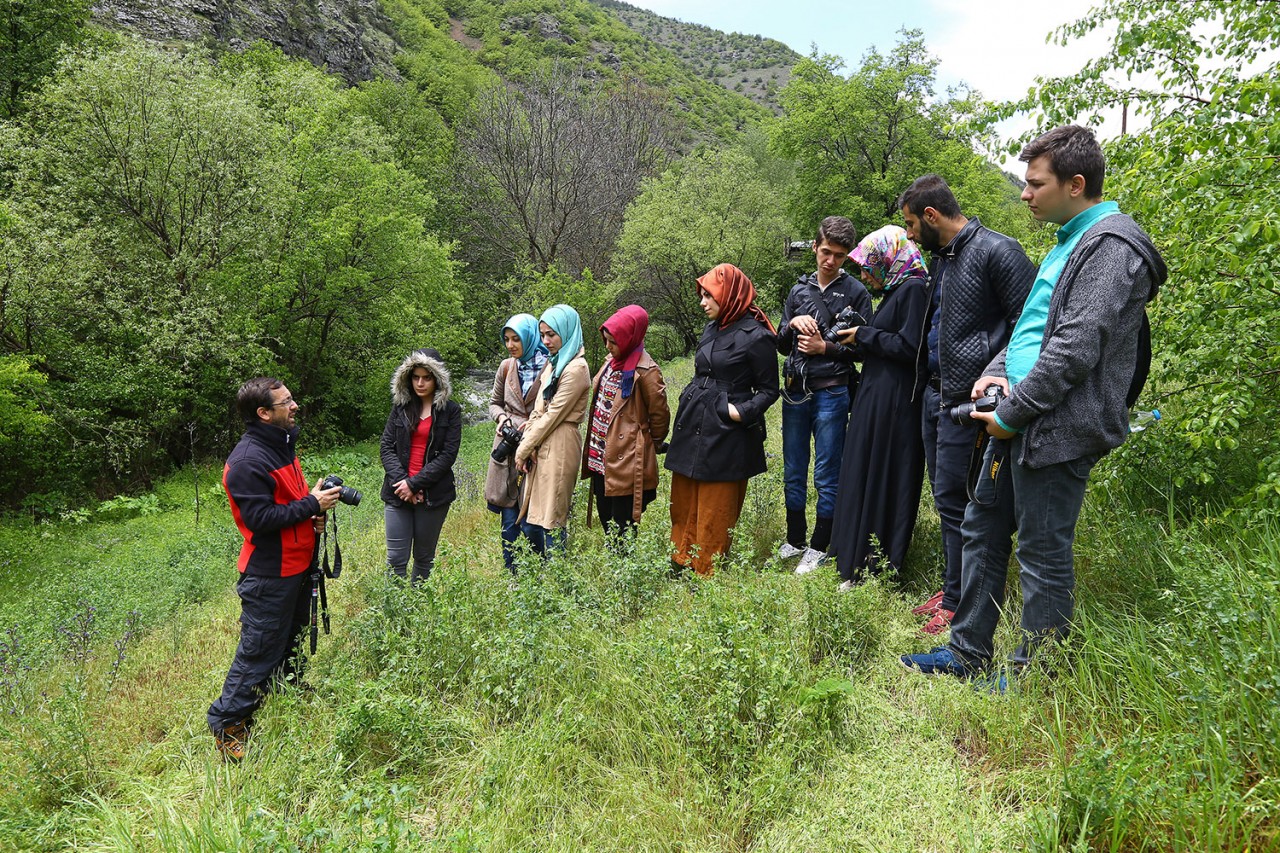 Genç fotoğrafçılar makro eğitiminde 1