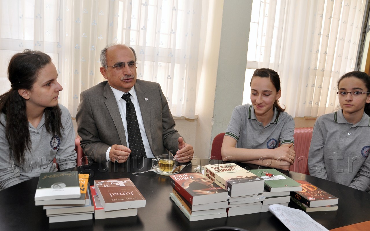 Haydi Kızlar Kitap Okumaya 3