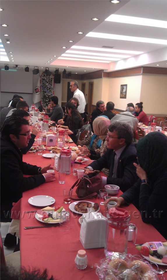 Üstün, GÜDEF Gençliği İle Kahvaltıya Katıldı 1