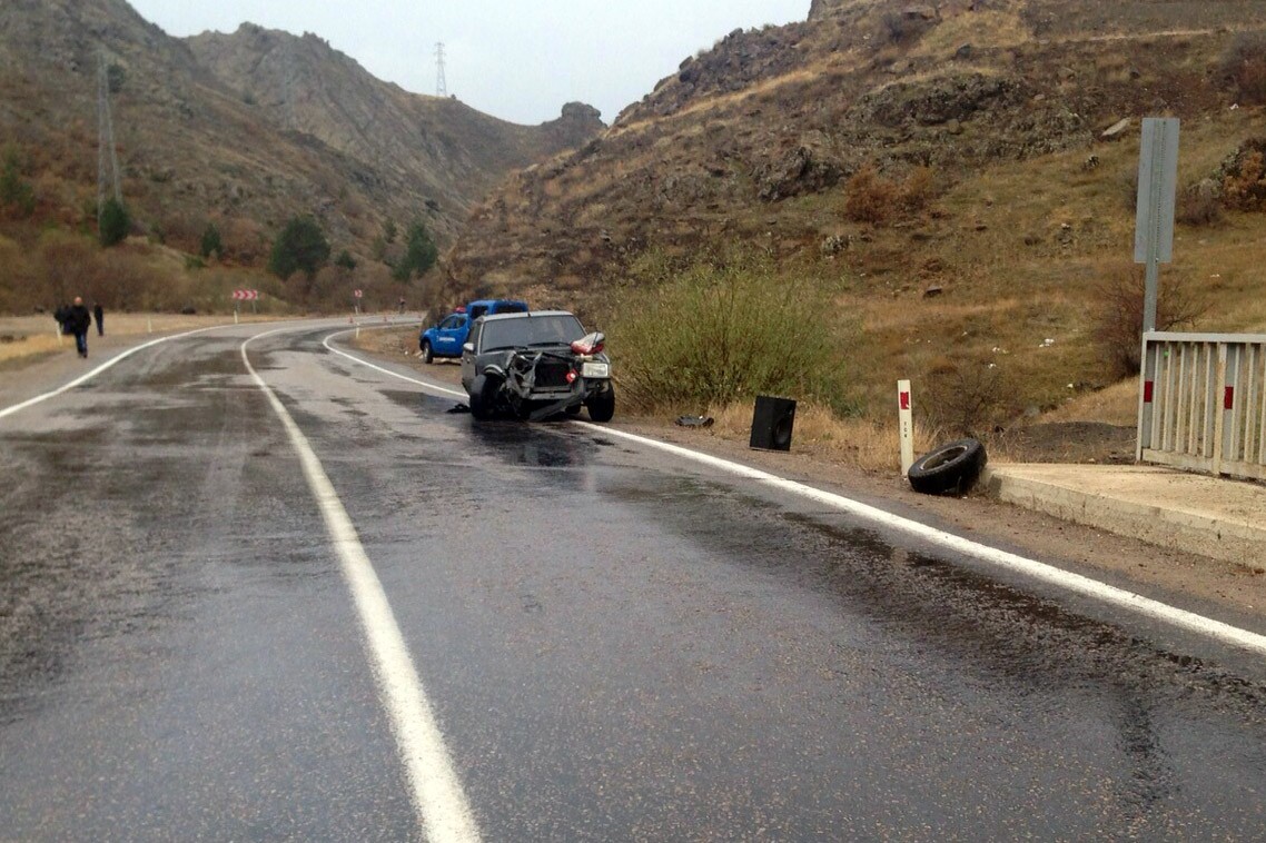 Kelkit yolunda kaza: 2 yaralı 2