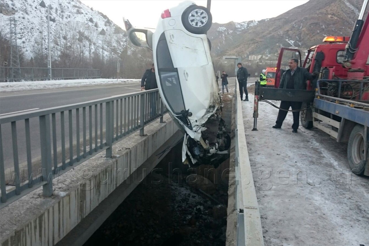 Gümüşhane'de kaza: 3 yaralı 19