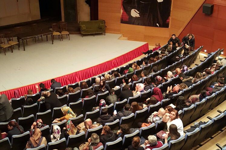 Gümüşhaneli tiyatroya aç 1