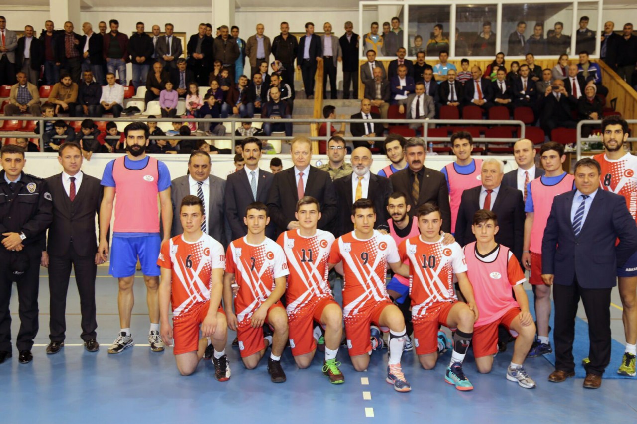 Torul’da Kaymakamlık Kupası Voleybol Turnuvası Başladı 4