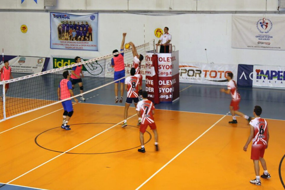 Torul’da Kaymakamlık Kupası Voleybol Turnuvası Başladı 11