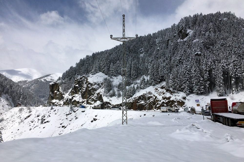 Zigana dağında ulaşıma kar engeli 3