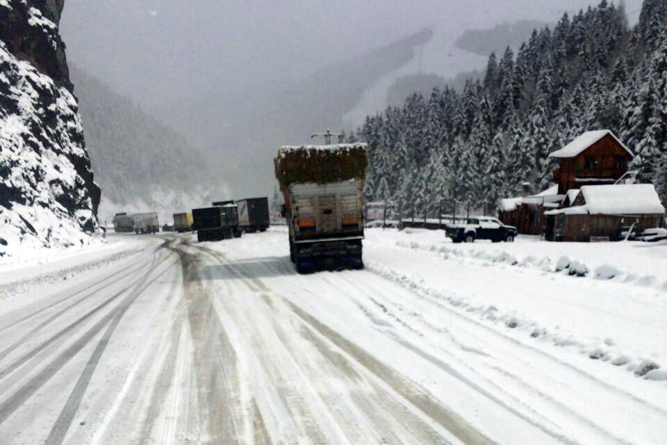 Zigana dağında ulaşıma kar engeli 6