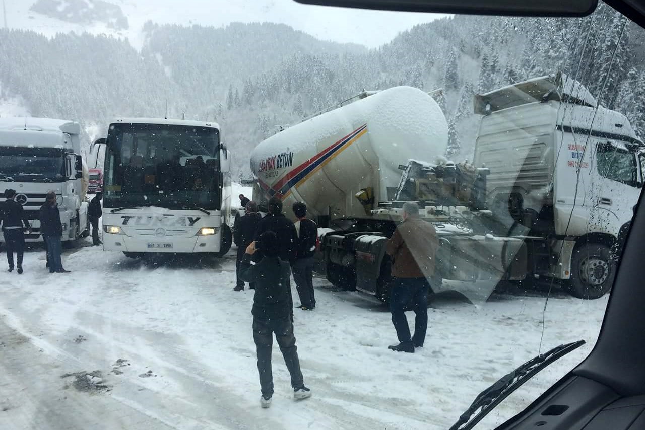 Zigana dağında ulaşıma kar engeli 8