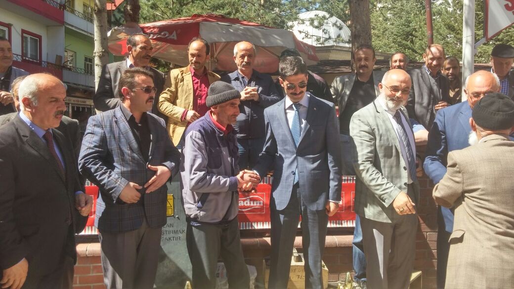 Torul Kaymakamlığından boya sandığı jesti 2