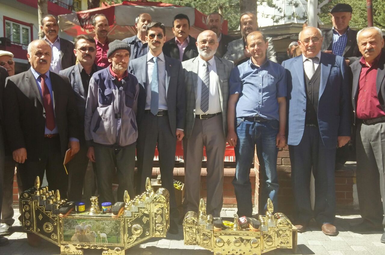 Torul Kaymakamlığından boya sandığı jesti 4