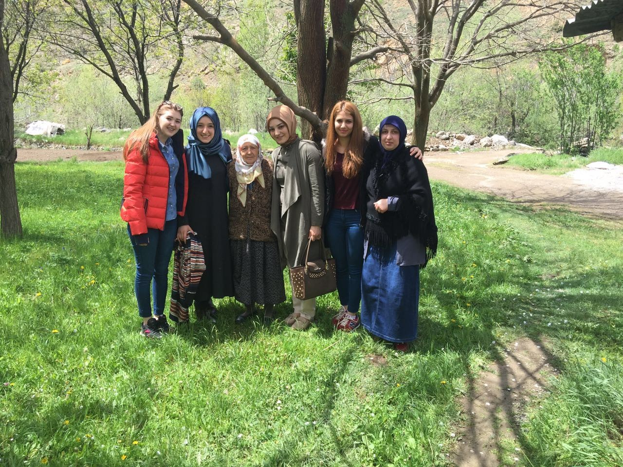 KYK öğrencilerinden kimsesiz yaşlılara ziyaret 2