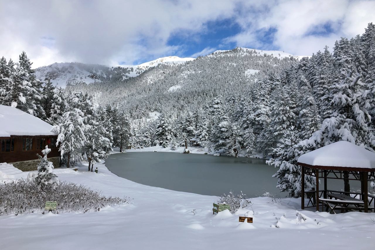 Limni Gölü beyaz cennete döndü 1