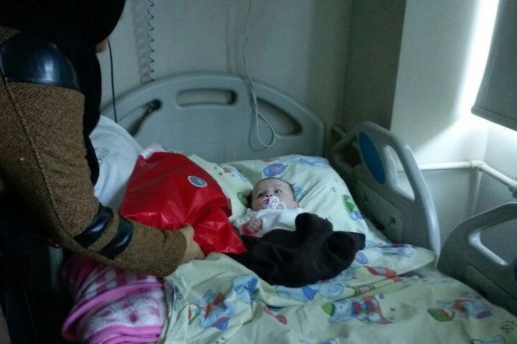 Ablalarından minik yüreklere hediyeler 12