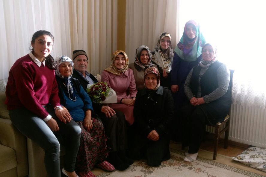 KYK’lı gençler öğretmenler gününü unutmadı 6