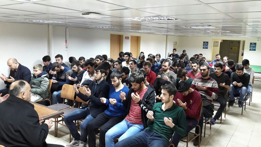 KYK’lı gençler Mevlid kandilinde dualarda buluştu 8