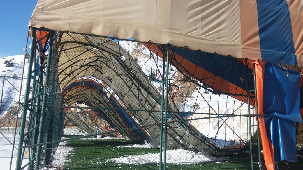 Gümüşhane Üniversitesinde halı saha çöktü 4