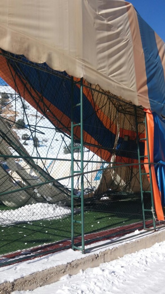 Gümüşhane Üniversitesinde halı saha çöktü 6