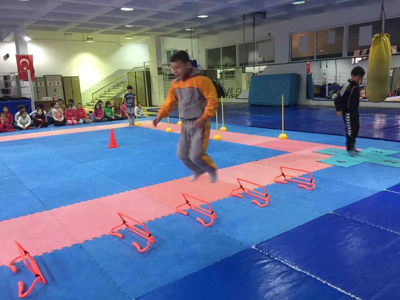 Minik kalpler atletizm için atıyor 1