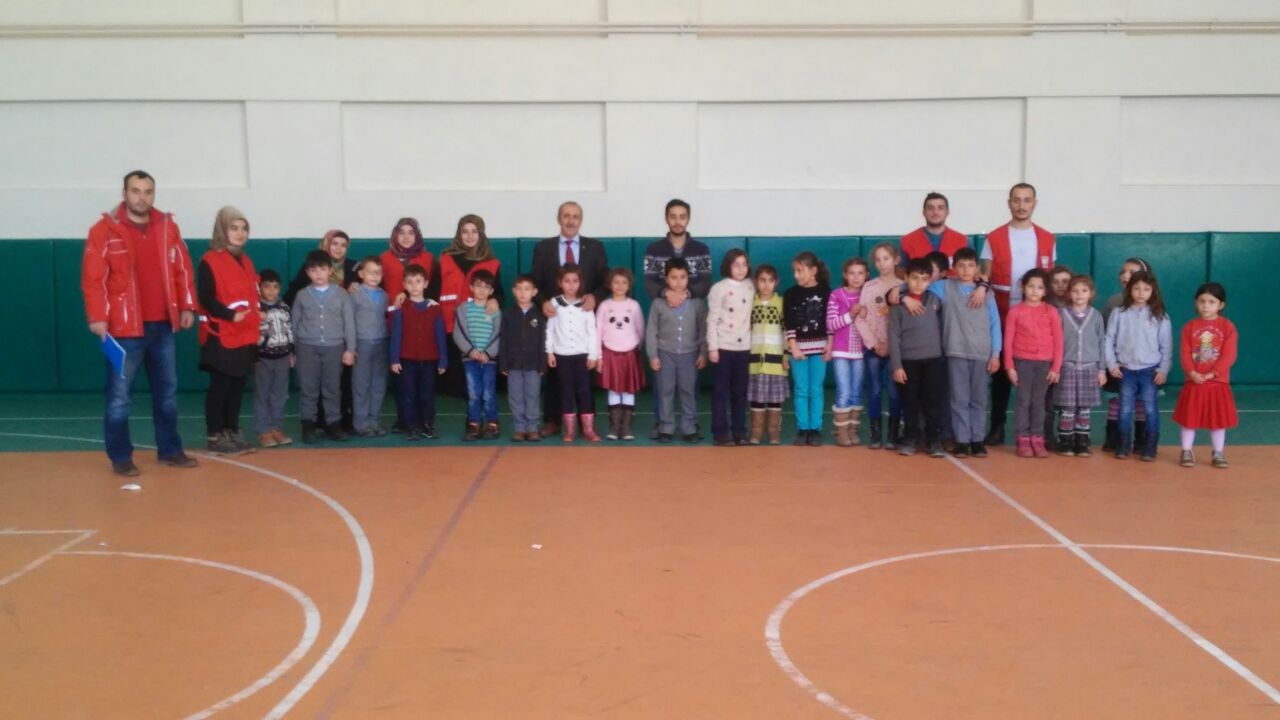 Türk Kızılayı yardımlarına devam ediyor 11