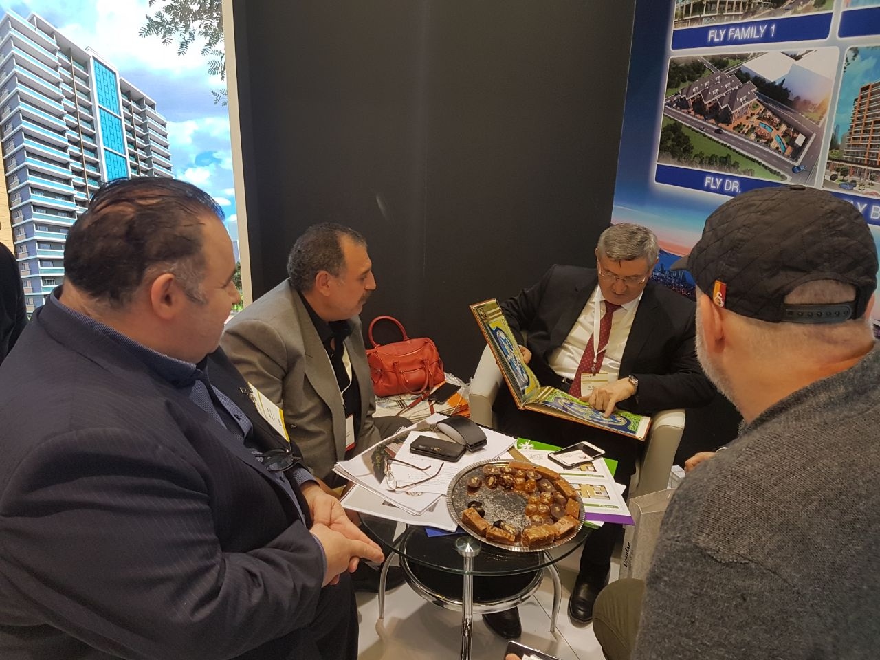 Katar’da pestil kömeye yoğun ilgi 2