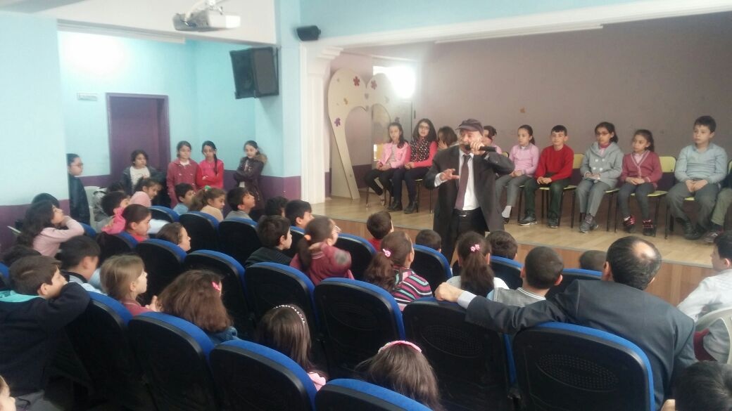 Yazar Cumhur Turan, Yusuf Çiftçioğlu İlkokulunda öğrencilerle buluştu 2