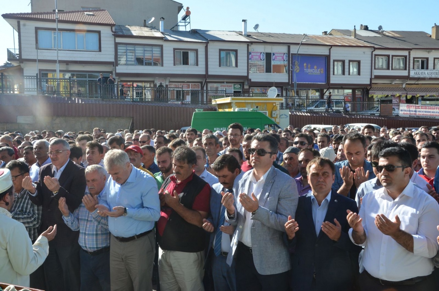 Yılmaz son yolculuğuna uğurlandı 3