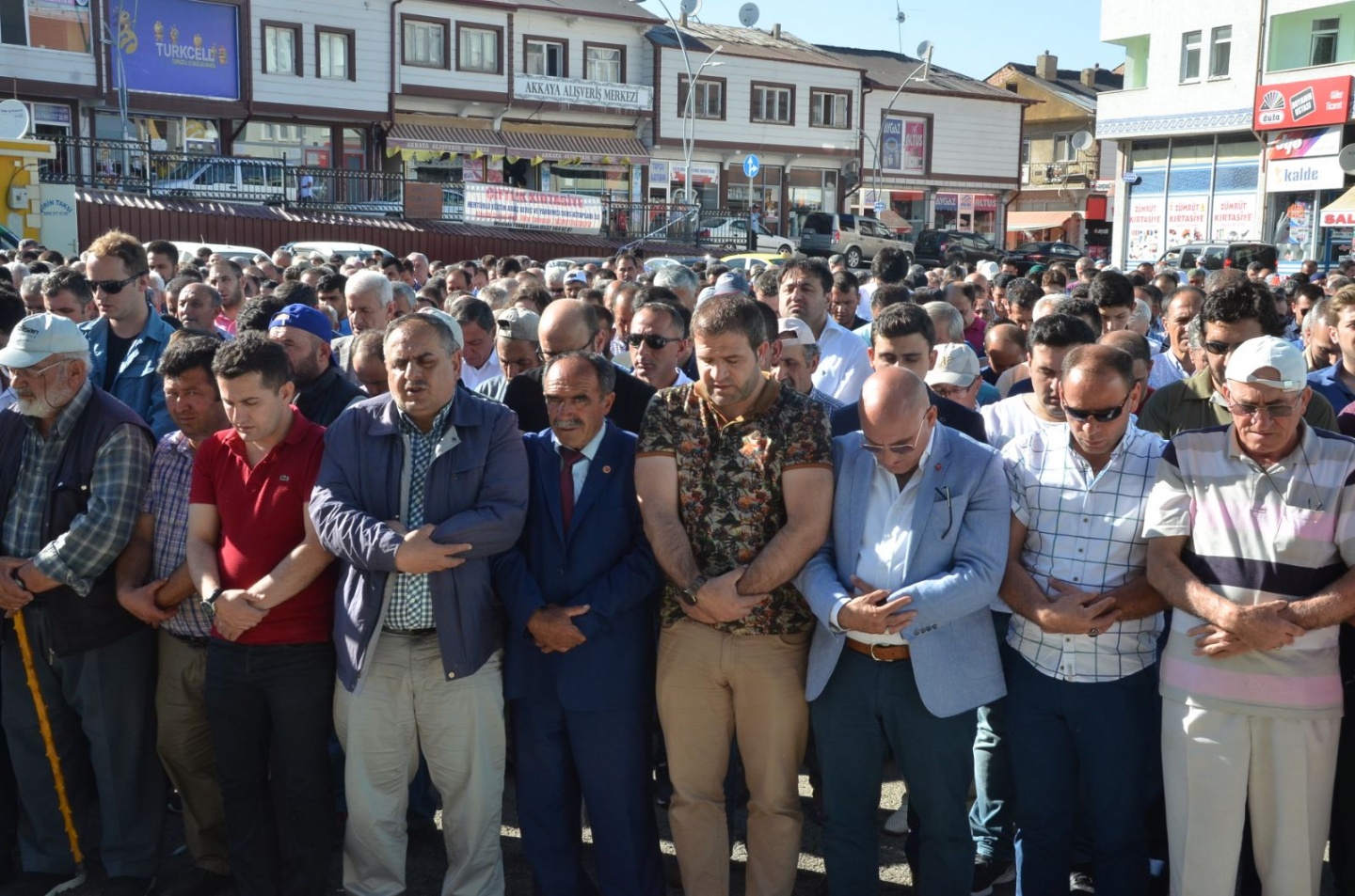 Yılmaz son yolculuğuna uğurlandı 7