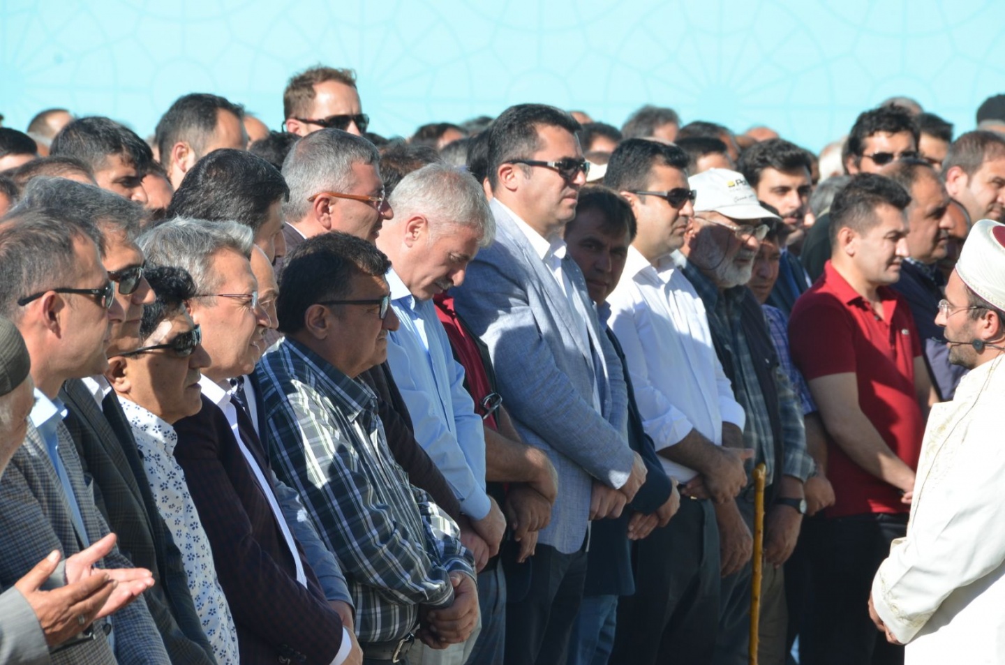 Yılmaz son yolculuğuna uğurlandı 11